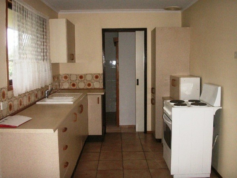 3 Woomera Court, Southport QLD 4215