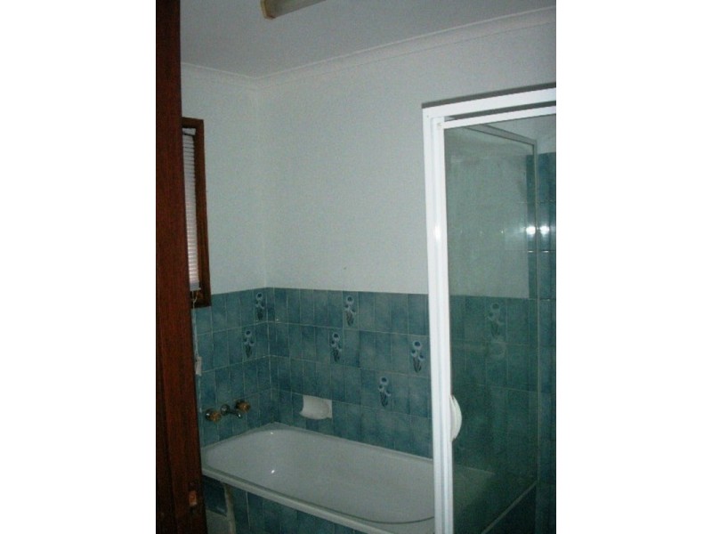 3 Woomera Court, Southport QLD 4215