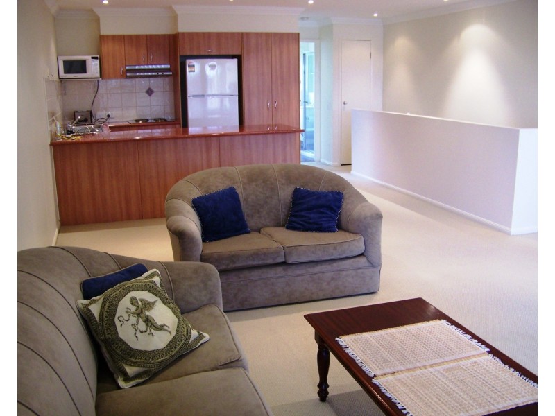 4/218 Queen Street, Southport QLD 4215