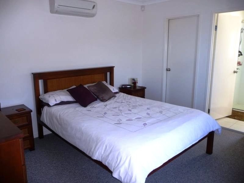 28 Angourie Crescent, Pacific Pines QLD 4211