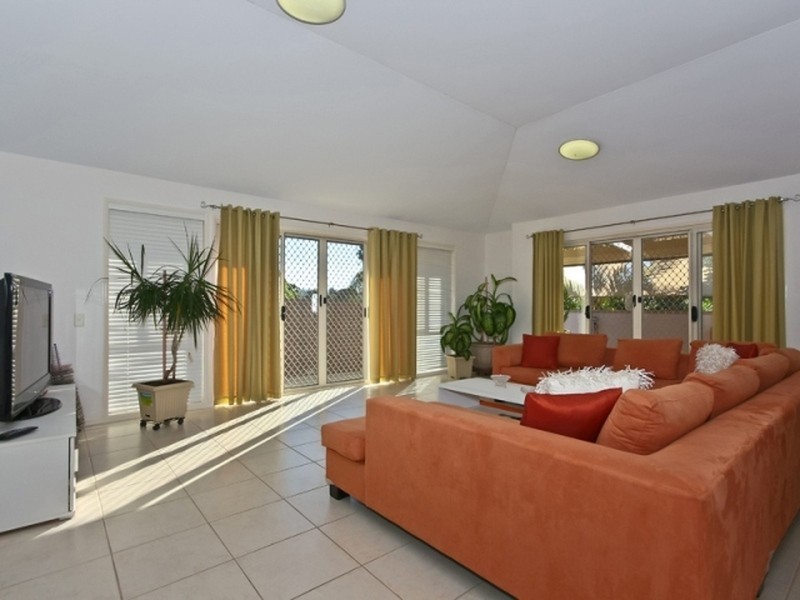 61 Merrilaine Crescent, Merrimac QLD 4226