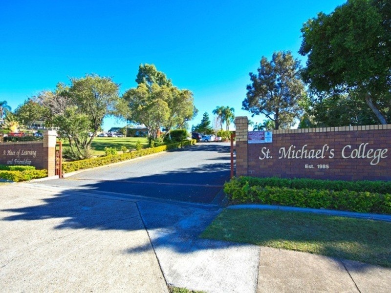 61 Merrilaine Crescent, Merrimac QLD 4226