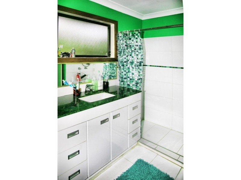 6 Oatley Place, Southport QLD 4215