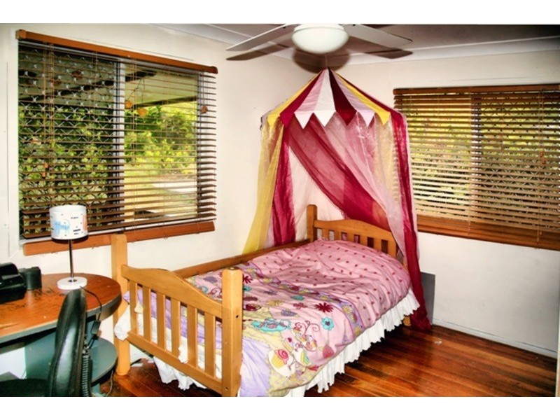 6 Oatley Place, Southport QLD 4215