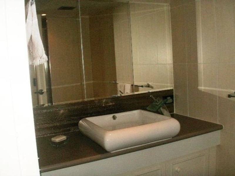 33/20 Commodore Drive, Surfers Paradise QLD 4217