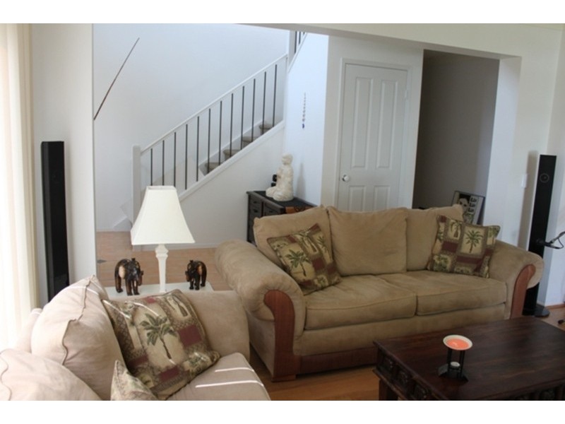 2/5 Virginia Grove, Southport QLD 4215