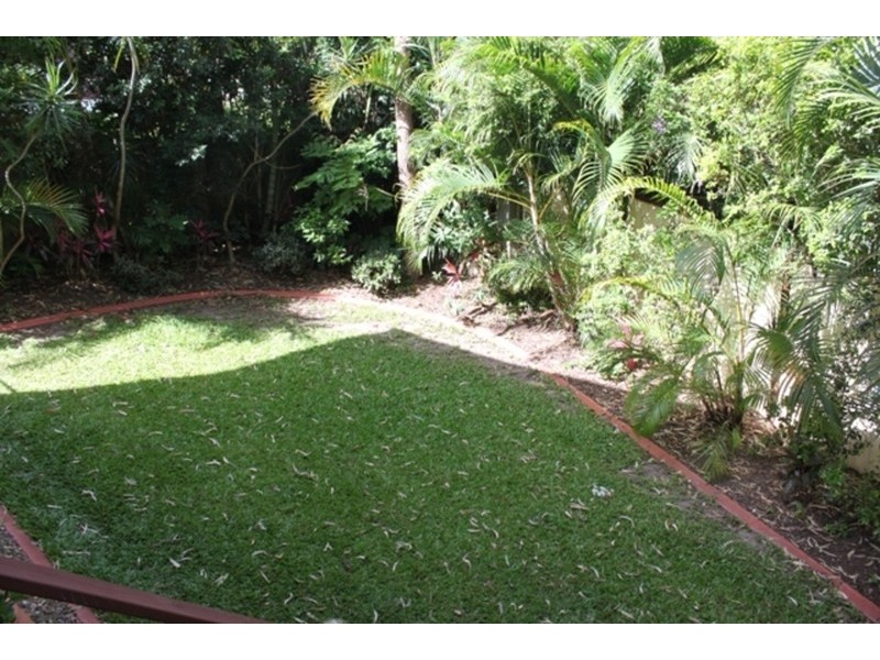 2/5 Virginia Grove, Southport QLD 4215