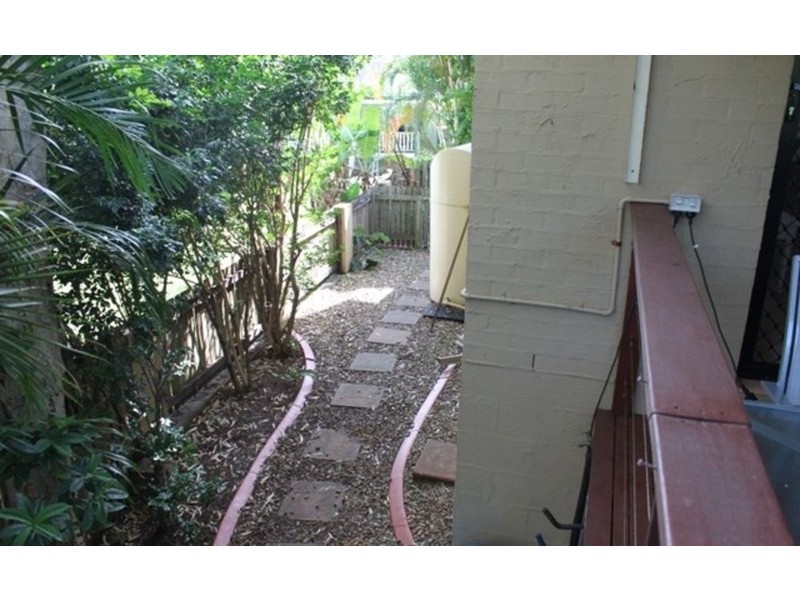 2/5 Virginia Grove, Southport QLD 4215