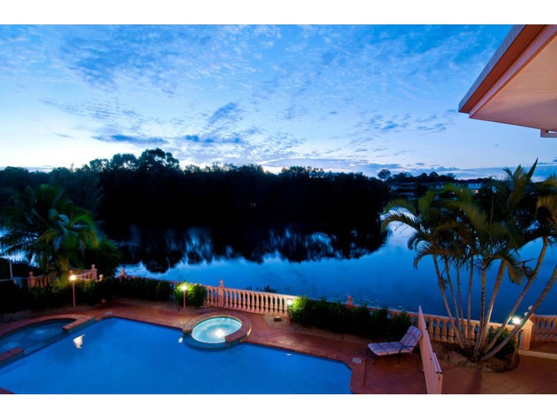 9 Blakehurst Place, Robina QLD 4226