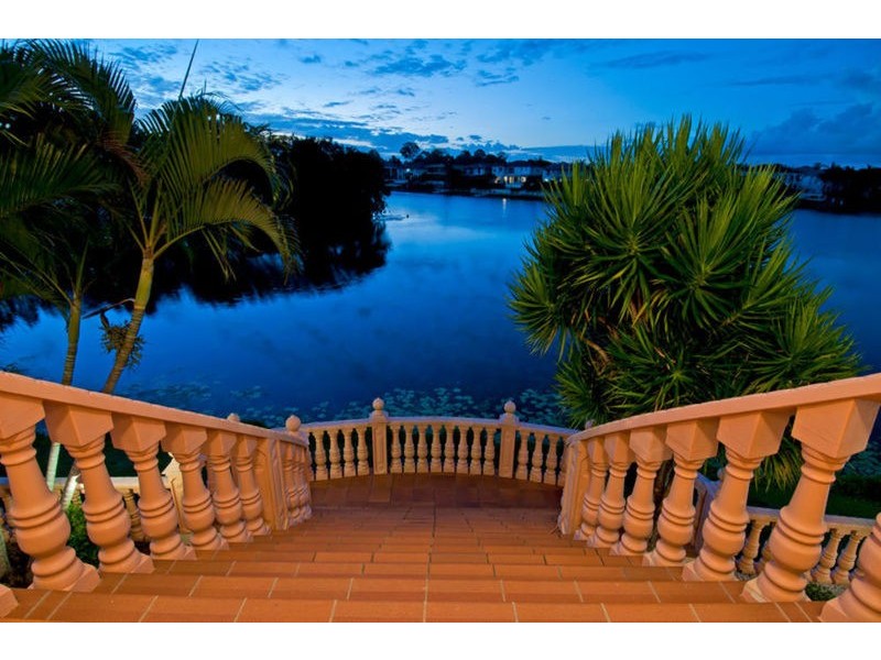 9 Blakehurst Place, Robina QLD 4226