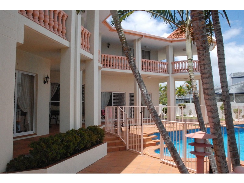 9 Blakehurst Place, Robina QLD 4226