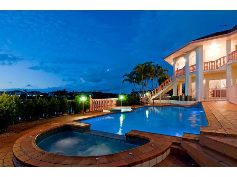 9 Blakehurst Place, Robina QLD 4226