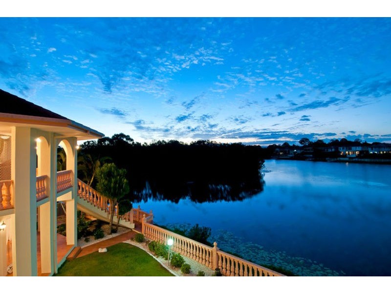 9 Blakehurst Place, Robina QLD 4226