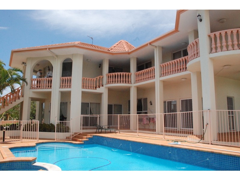 9 Blakehurst Place, Robina QLD 4226