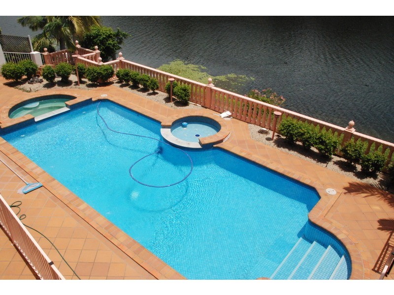 9 Blakehurst Place, Robina QLD 4226