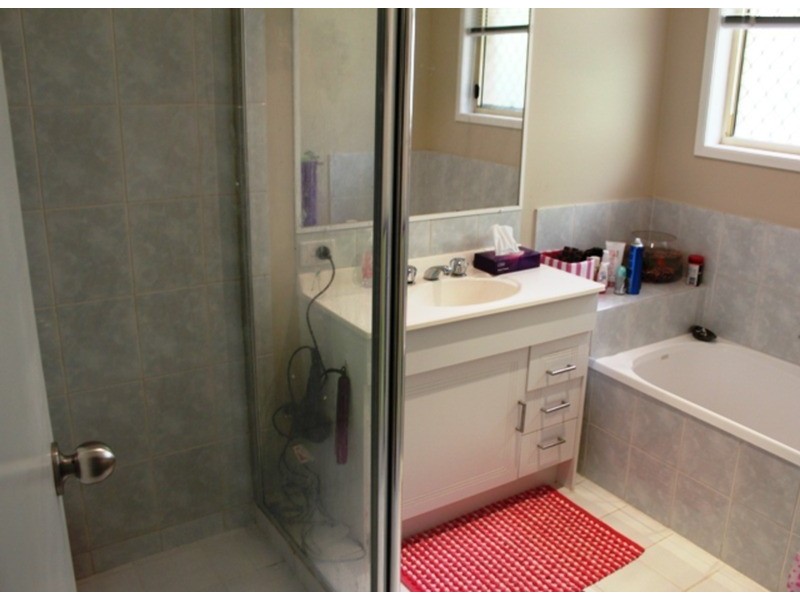 4 Crelga Circuit, Merrimac QLD 4226