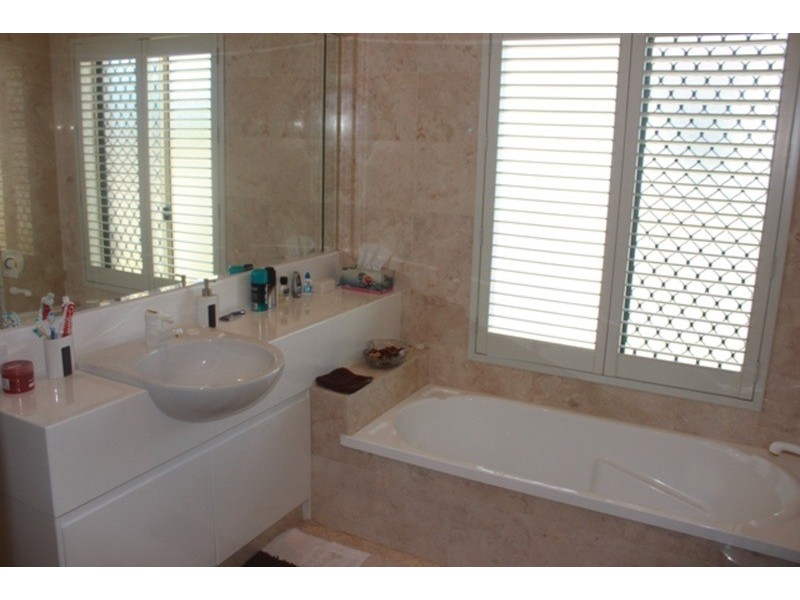 26/40 Cotlew St East Street, Southport QLD 4215