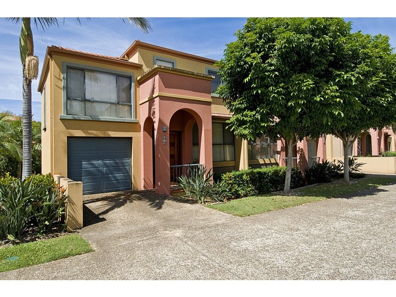 116/20 Fairway Drive, Clear Island Waters QLD 4226