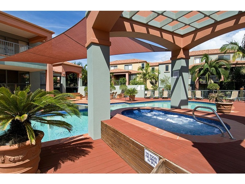 116/20 Fairway Drive, Clear Island Waters QLD 4226