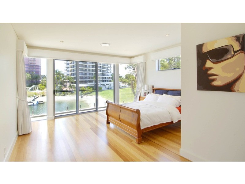 13 Neptune Court, Paradise Waters QLD 4217