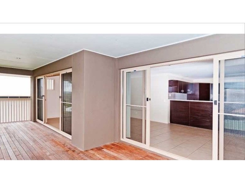 11 Codrington Circuit, Pacific Pines QLD 4211