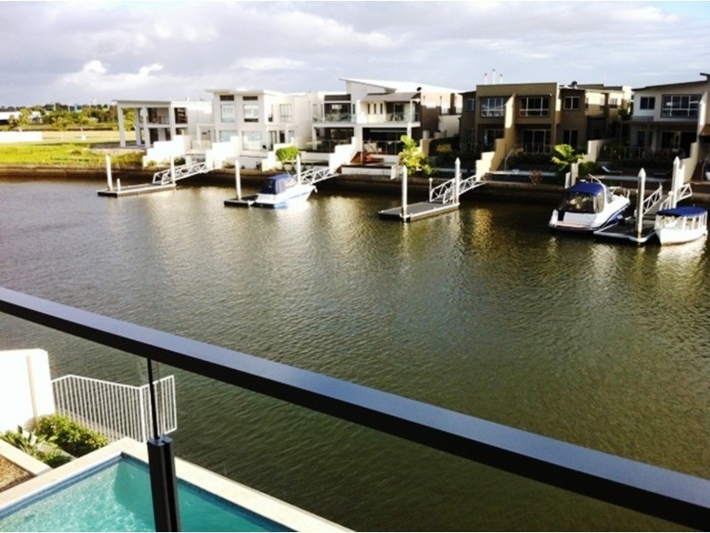 3 Middle Quay Drive, Biggera Waters QLD 4216