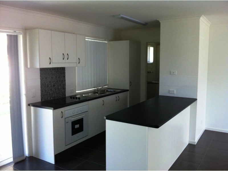 2/25 McMillan Street, Labrador QLD 4215