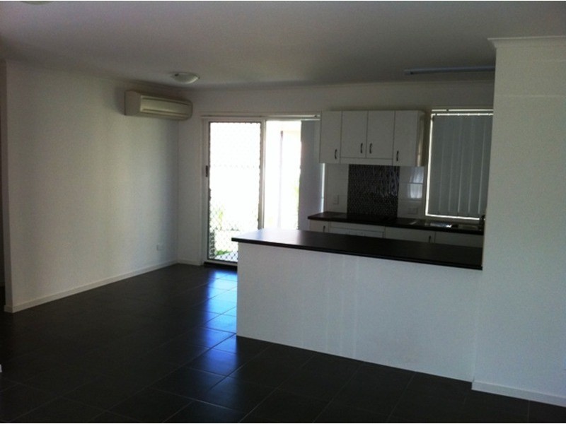 2/25 McMillan Street, Labrador QLD 4215