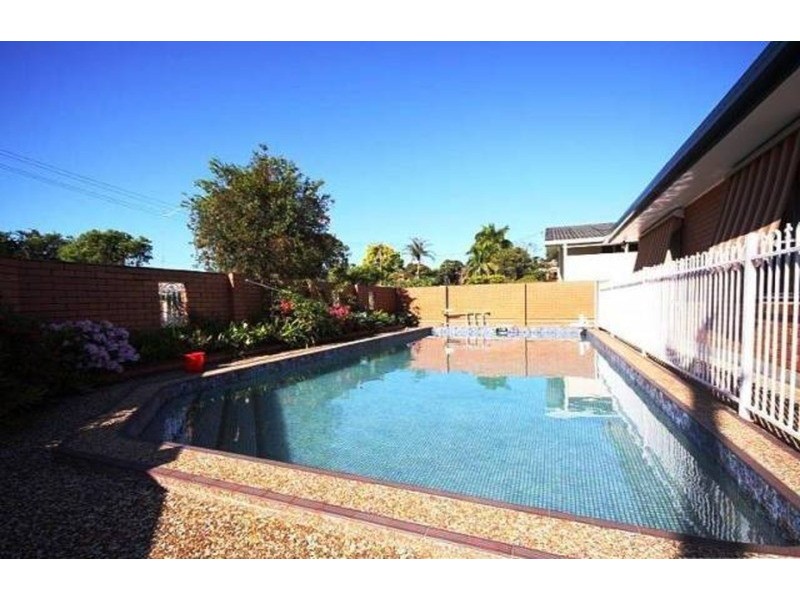 16 Jippi Avenue, Southport QLD 4215