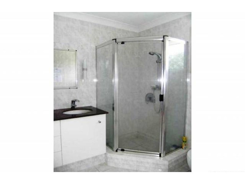 16 Jippi Avenue, Southport QLD 4215