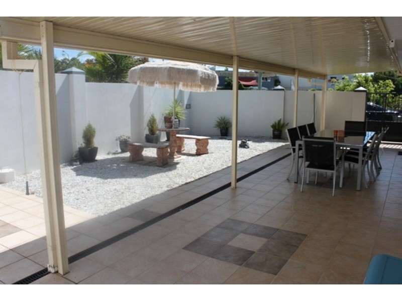 1/39 Binstead Drive, Southport QLD 4215