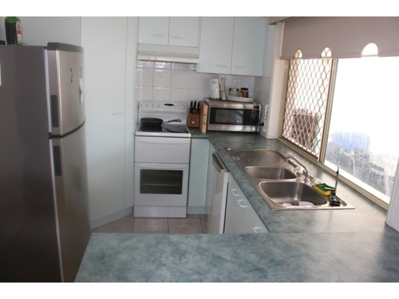 1/39 Binstead Drive, Southport QLD 4215