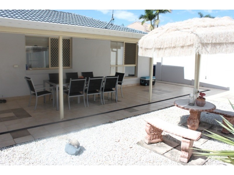 1/39 Binstead Drive, Southport QLD 4215