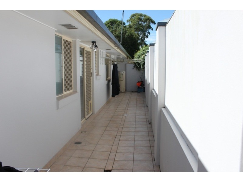 1/39 Binstead Drive, Southport QLD 4215