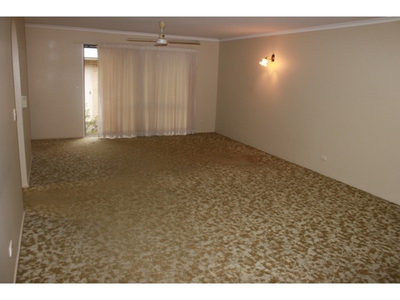 2/13 Adams Avenue, Miami QLD 4220