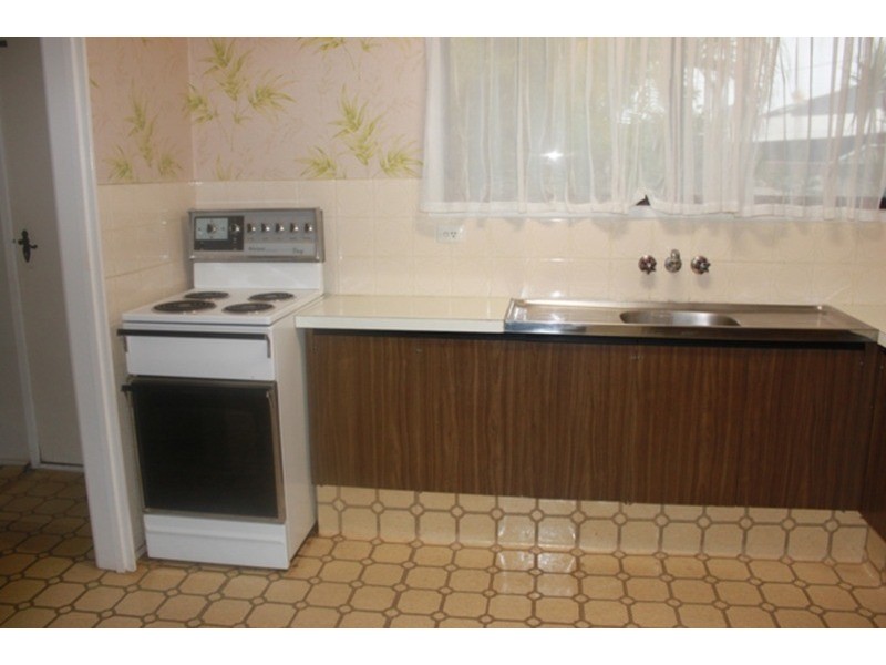 2/13 Adams Avenue, Miami QLD 4220