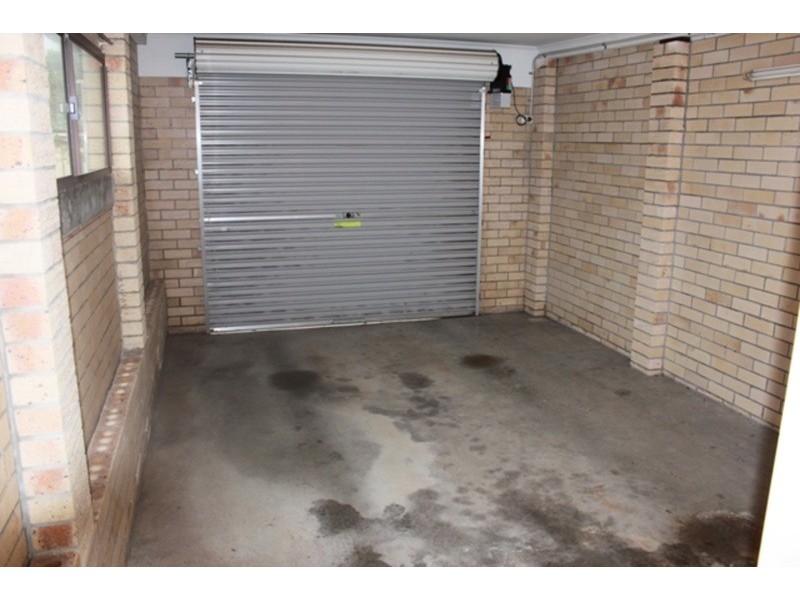 2/13 Adams Avenue, Miami QLD 4220