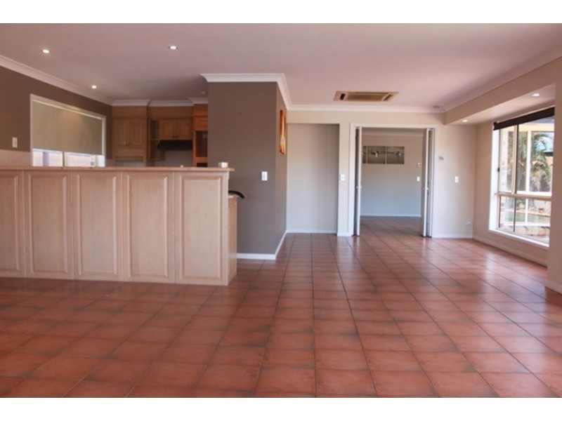 5 Erave Avenue, Runaway Bay QLD 4216