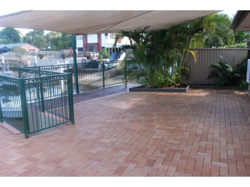 5 Erave Avenue, Runaway Bay QLD 4216