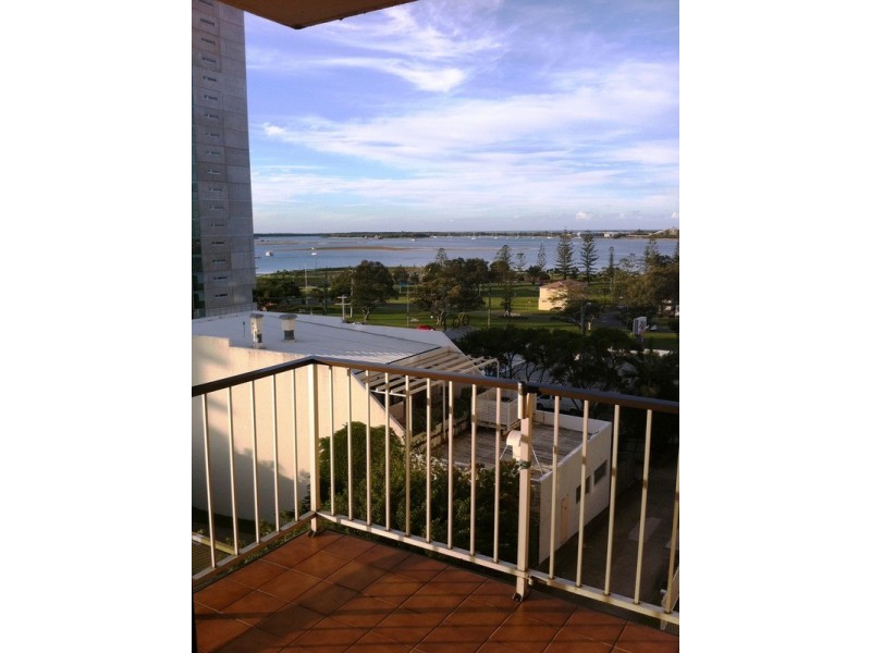 19/72 Hammond Towers Marine Parade, Southport QLD 4215