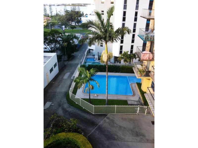 19/72 Hammond Towers Marine Parade, Southport QLD 4215