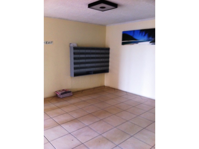 19/72 Hammond Towers Marine Parade, Southport QLD 4215