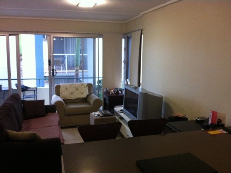 11/128 Marine Parade, Southport QLD 4215