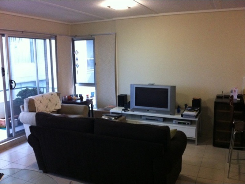 11/128 Marine Parade, Southport QLD 4215