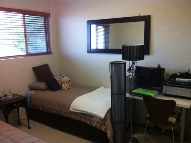 11/128 Marine Parade, Southport QLD 4215
