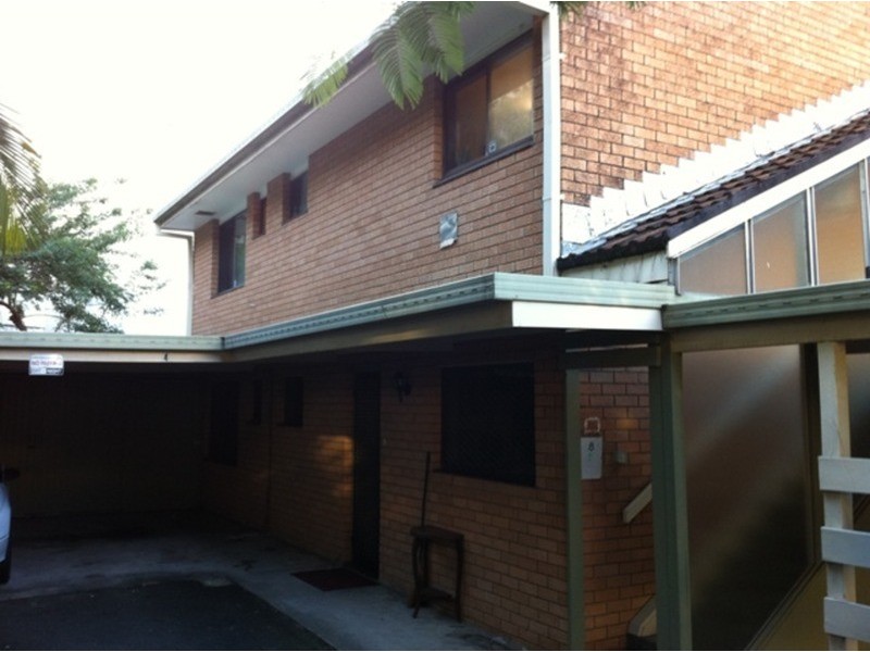 8/28A Marine Parade, Southport QLD 4215