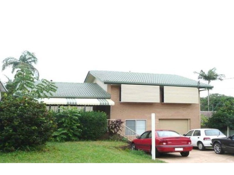 5 Larwon Terrace, Southport QLD 4215