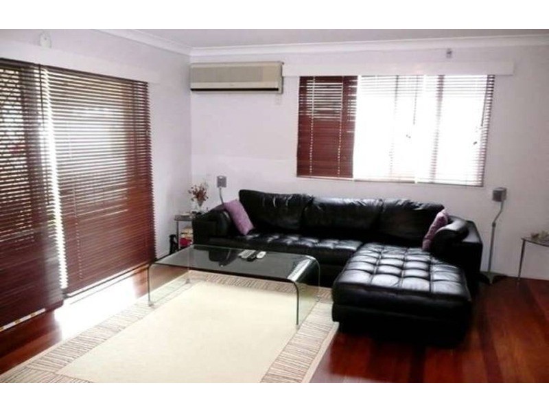 5 Larwon Terrace, Southport QLD 4215