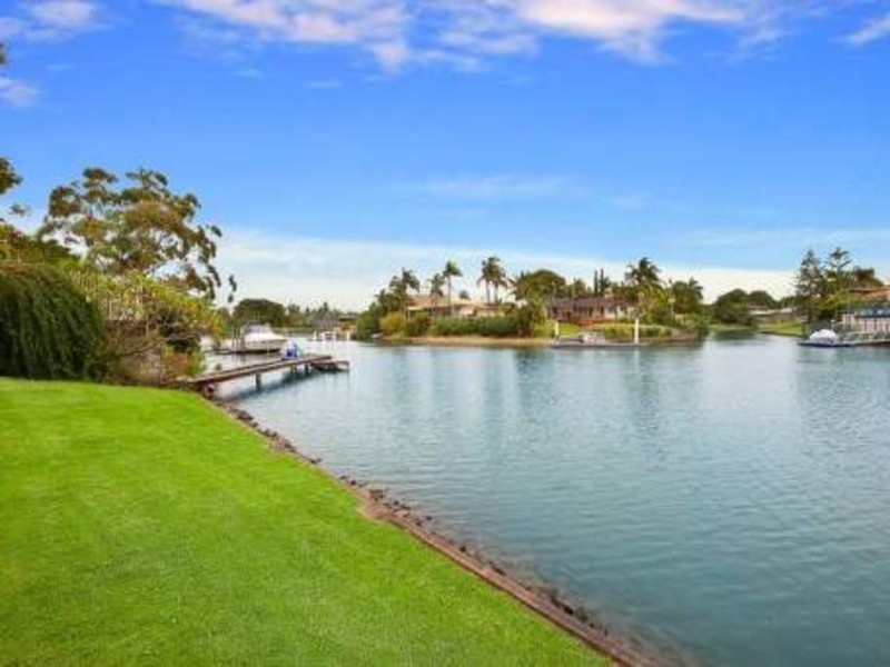 Isle Of Capri QLD 4217