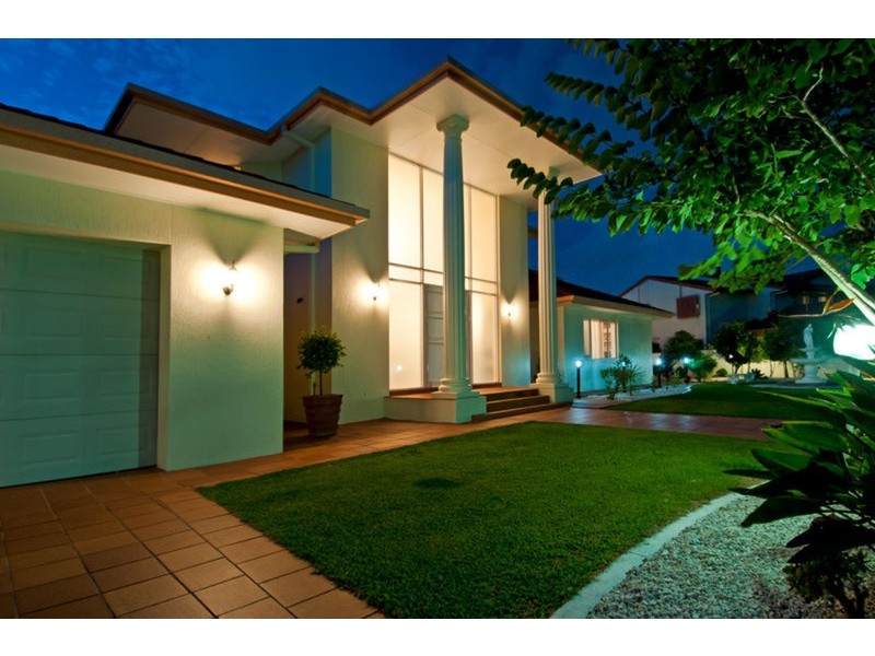 9 Blakehurst Place, Robina QLD 4226